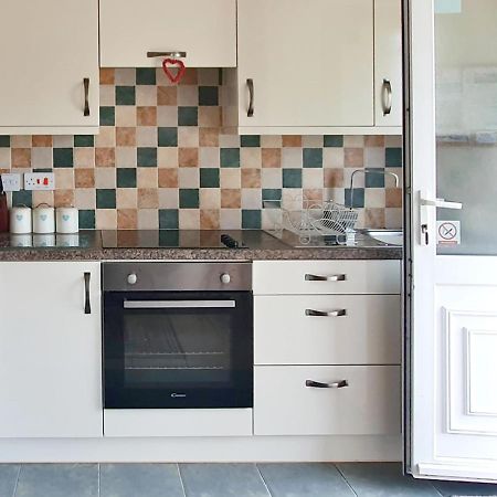 Dart Haven - Cheerful Holiday Bungalow In Galmpton Esterno foto
