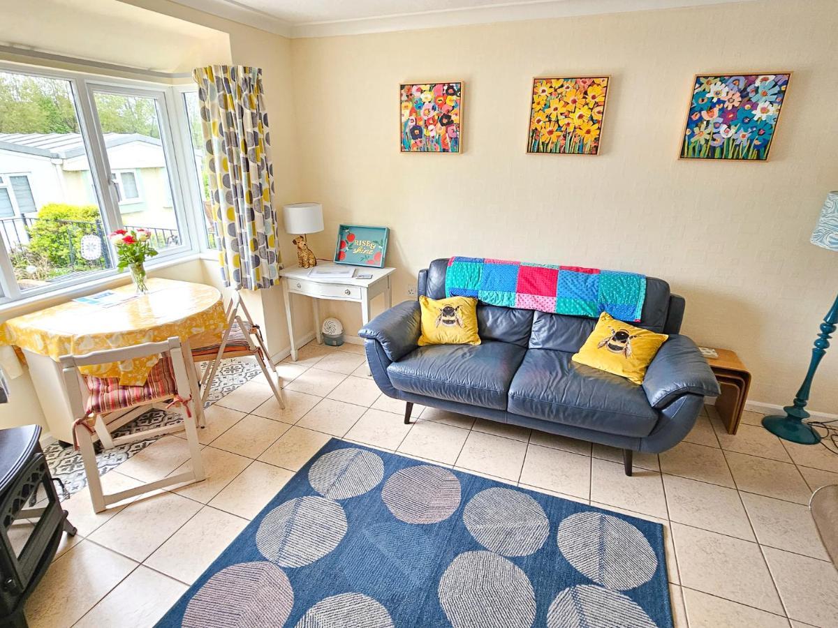 Dart Haven - Cheerful Holiday Bungalow In Galmpton Esterno foto